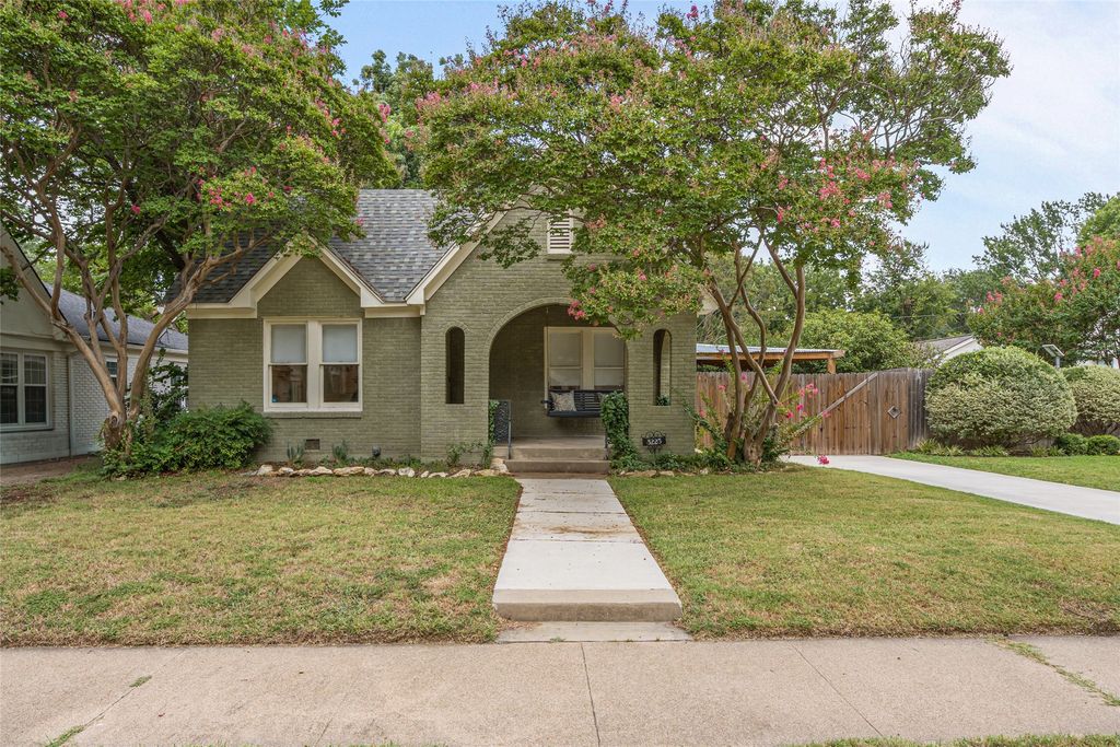 3225 Greene Avenue, Fort Worth, TX 76109