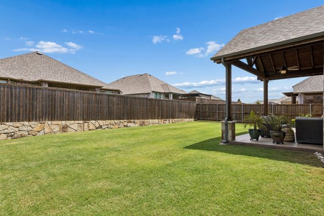 1125 Bridle Path Drive, Aubrey, TX 76227