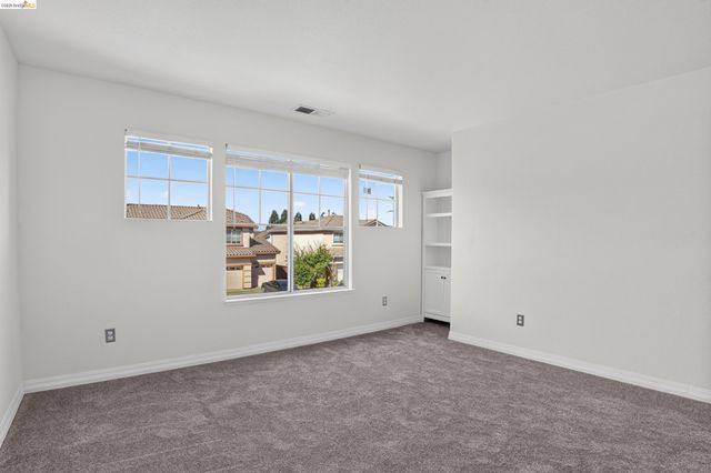 34469 Valley Oaks Loop, Union City, CA 94587