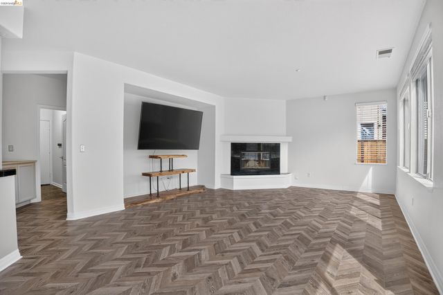 34469 Valley Oaks Loop, Union City, CA 94587