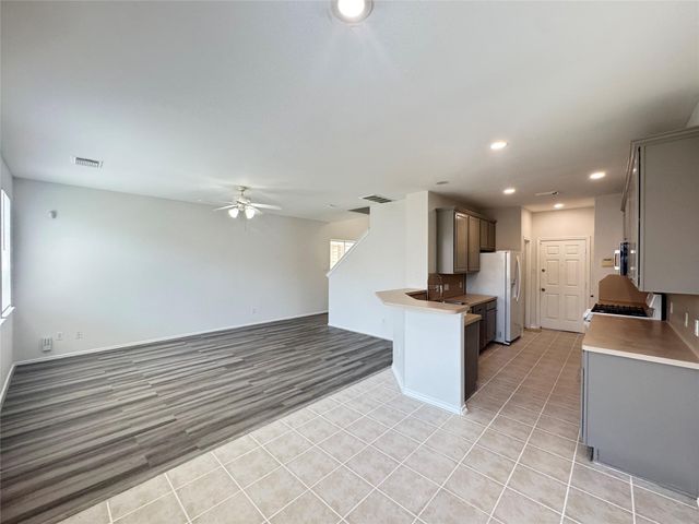 5715 Vinemont Lane, Houston, TX 77084