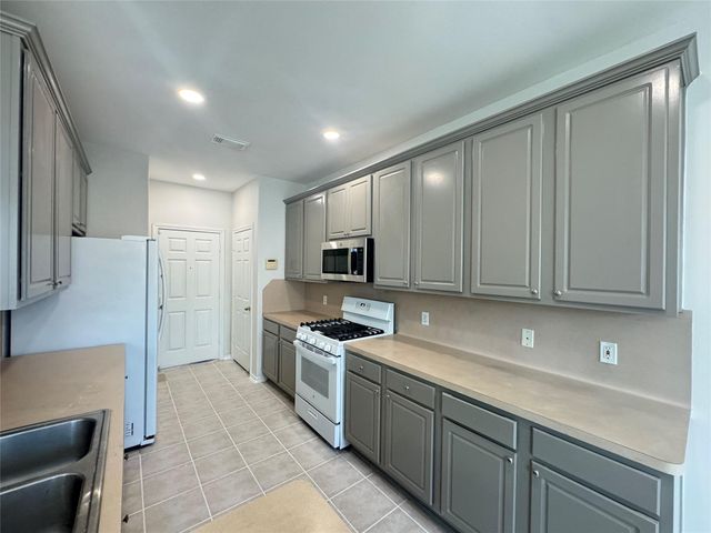 5715 Vinemont Lane, Houston, TX 77084