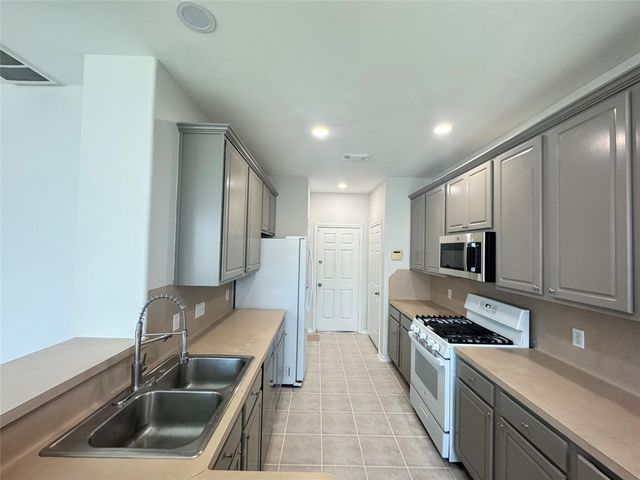 5715 Vinemont Lane, Houston, TX 77084