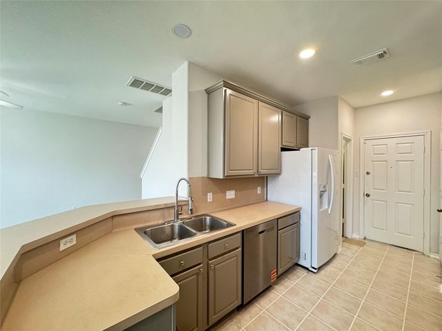 5715 Vinemont Lane, Houston, TX 77084