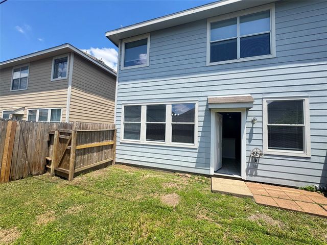 5715 Vinemont Lane, Houston, TX 77084