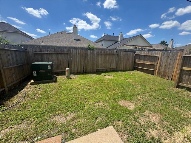 5715 Vinemont Lane, Houston, TX 77084