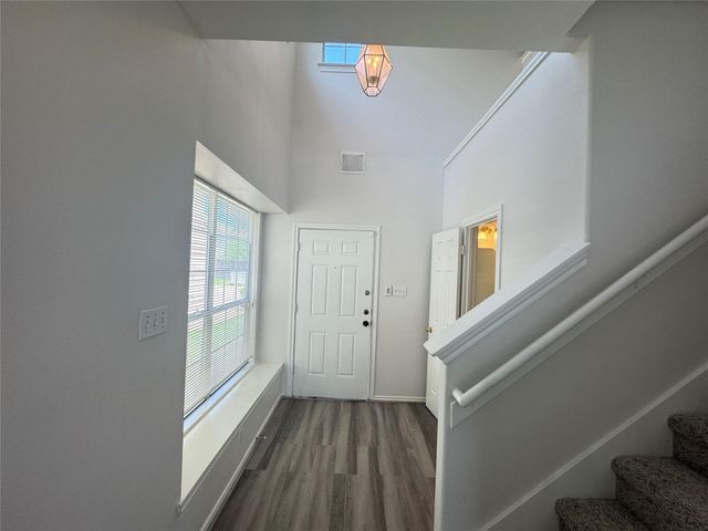 5715 Vinemont Lane, Houston, TX 77084