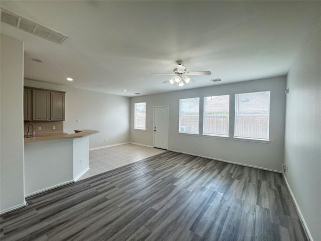 5715 Vinemont Lane, Houston, TX 77084