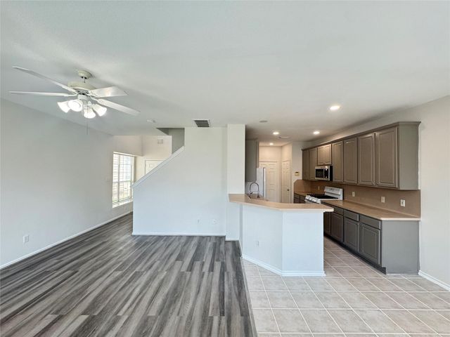 5715 Vinemont Lane, Houston, TX 77084