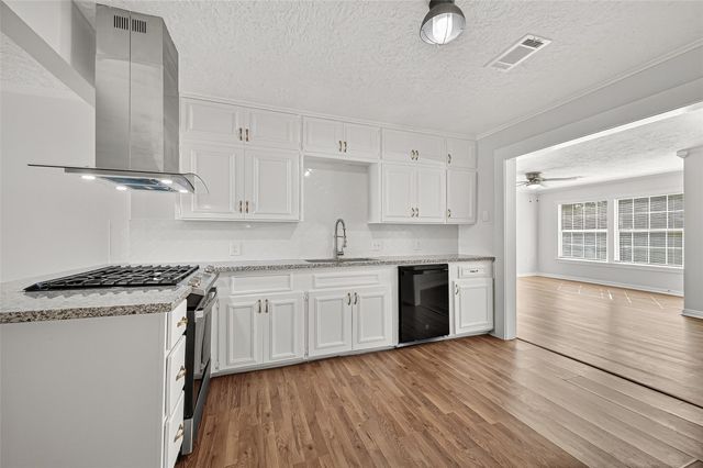 714 E Humble Street, Baytown, TX 77520
