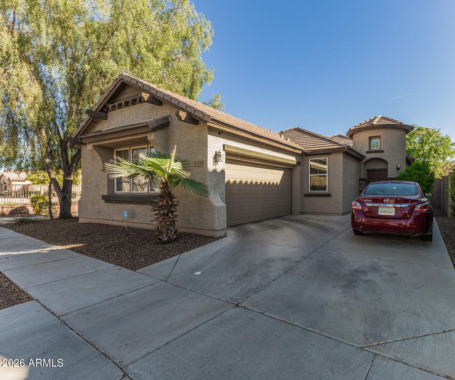 Image 1 of property listing at 849 E CONSTANCE Way, Phoenix, AZ 85042