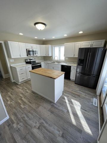 310 S 4TH AVENUE, Wausau, WI 54401