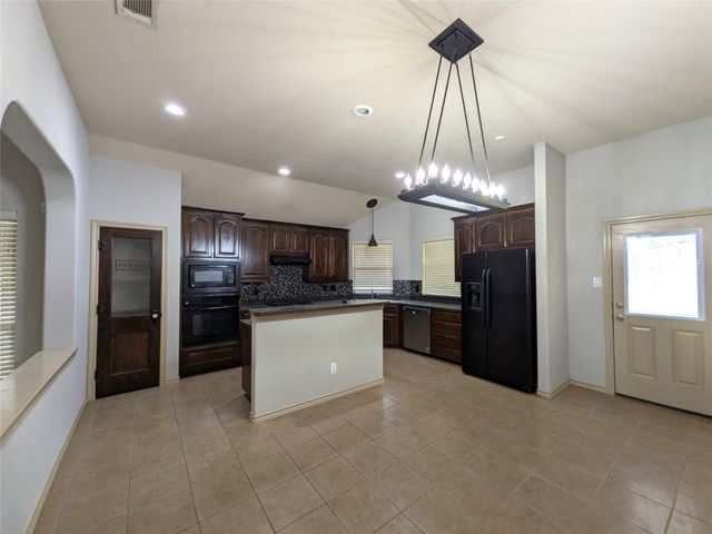14013 Zippo Way, Fort Worth, TX 76052