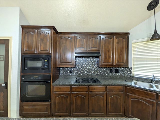 14013 Zippo Way, Fort Worth, TX 76052