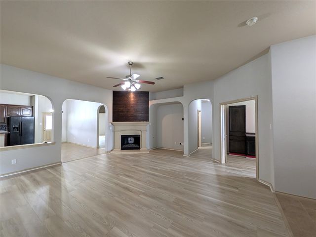 14013 Zippo Way, Fort Worth, TX 76052
