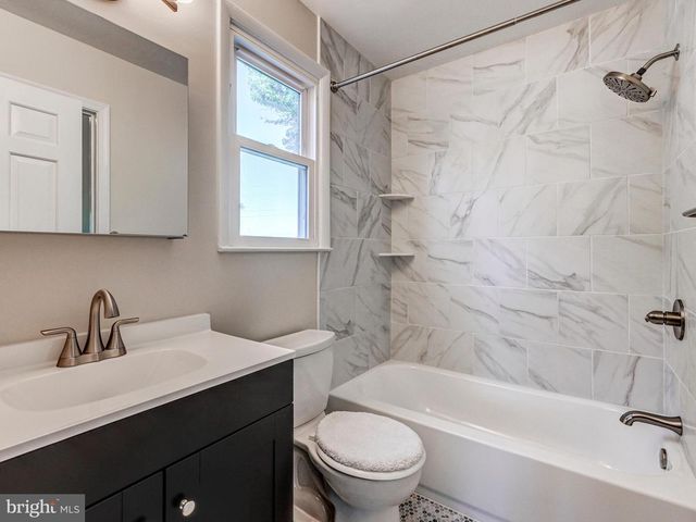 4 HARLOW CT, Cockeysville, MD 21030