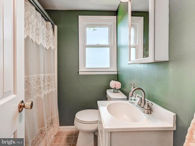 4 HARLOW CT, Cockeysville, MD 21030