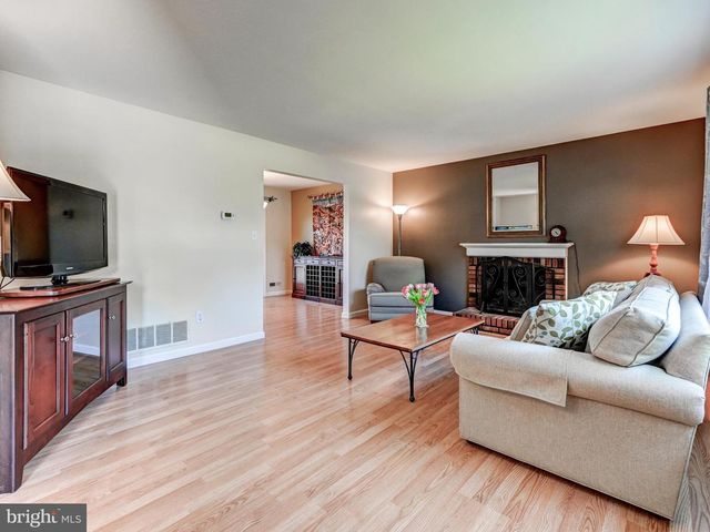 4 HARLOW CT, Cockeysville, MD 21030