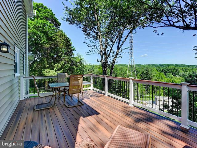 4 HARLOW CT, Cockeysville, MD 21030