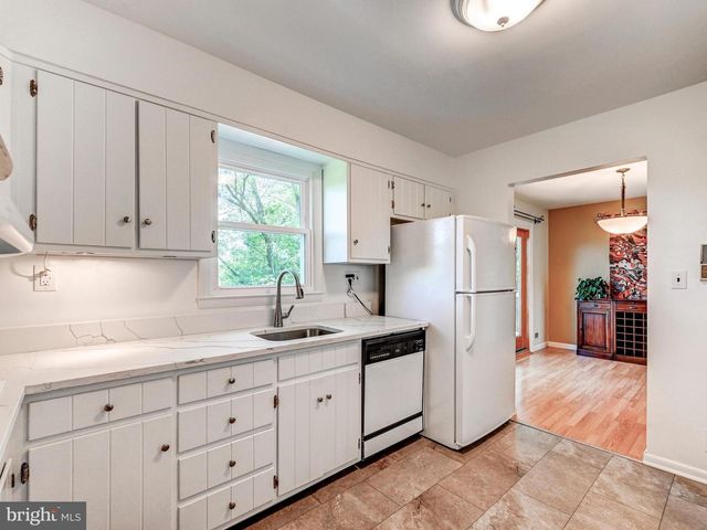 4 HARLOW CT, Cockeysville, MD 21030