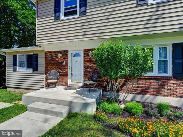 4 HARLOW CT, Cockeysville, MD 21030