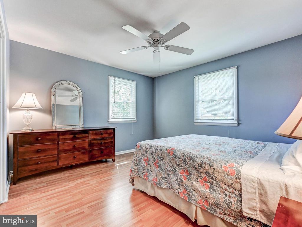 Image 15 of property listing at 4 HARLOW CT, Cockeysville, MD 21030