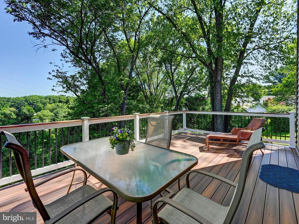 Image 29 of property listing at 4 HARLOW CT, Cockeysville, MD 21030