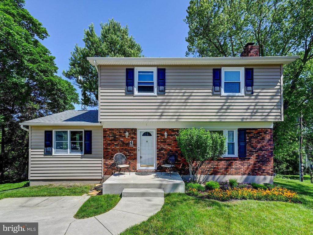 Image 32 of property listing at 4 HARLOW CT, Cockeysville, MD 21030