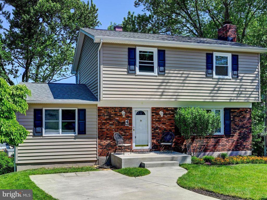 Image 33 of property listing at 4 HARLOW CT, Cockeysville, MD 21030