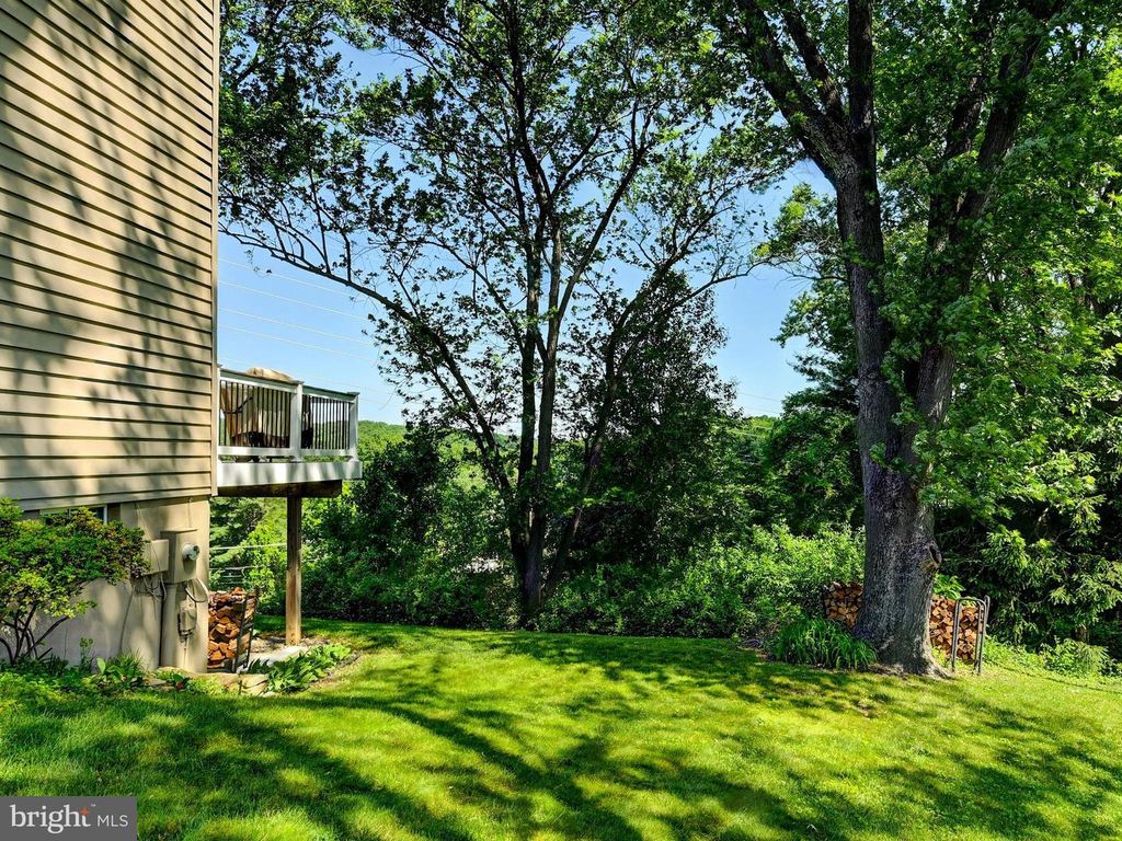 Image 36 of property listing at 4 HARLOW CT, Cockeysville, MD 21030