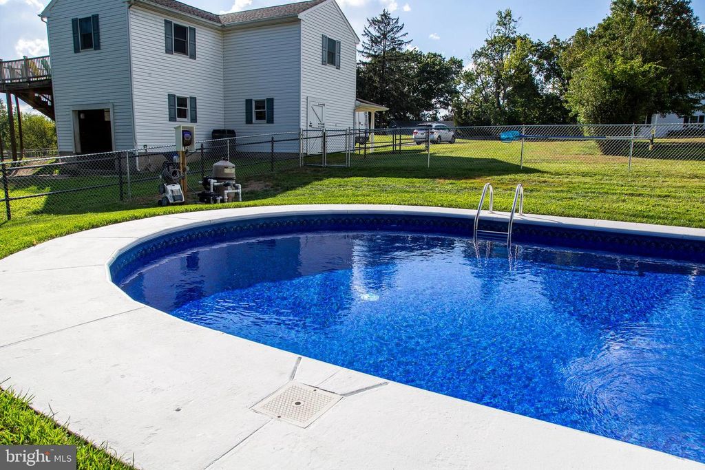 1870 BRISTOL RD, Southampton, PA 18966