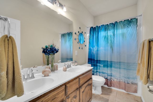 1020 Lake Hollow Drive, Little Elm, TX 75068