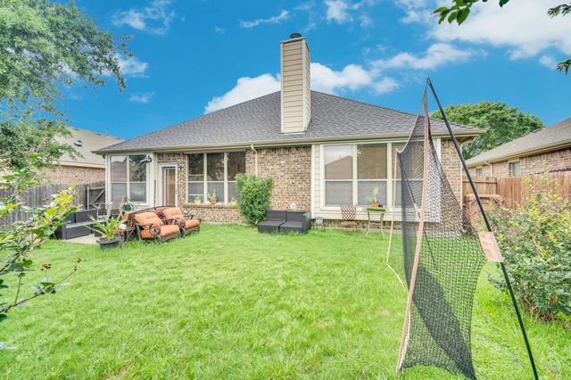 1020 Lake Hollow Drive, Little Elm, TX 75068