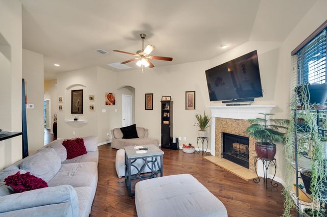 1020 Lake Hollow Drive, Little Elm, TX 75068