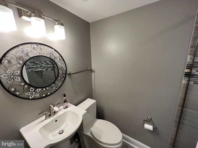 5002 DEQUINCEY DR, Fairfax, VA 22032