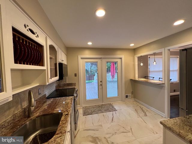 5002 DEQUINCEY DR, Fairfax, VA 22032