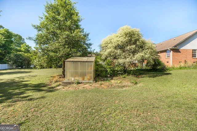 201 Strawberry Circle, Dublin, GA 31021