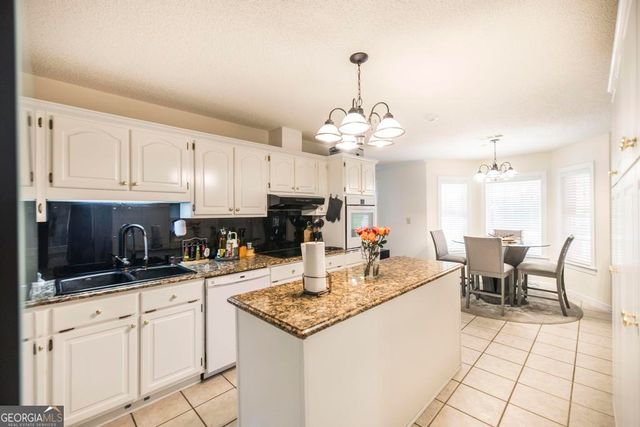 201 Strawberry Circle, Dublin, GA 31021
