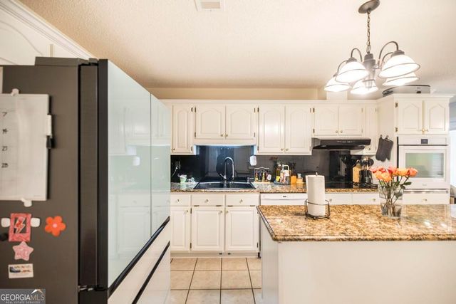 201 Strawberry Circle, Dublin, GA 31021