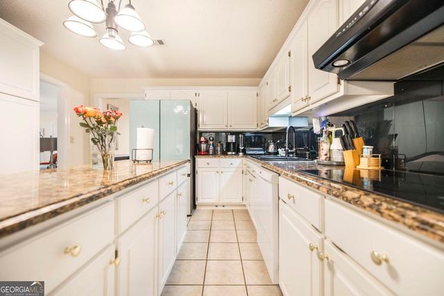 201 Strawberry Circle, Dublin, GA 31021