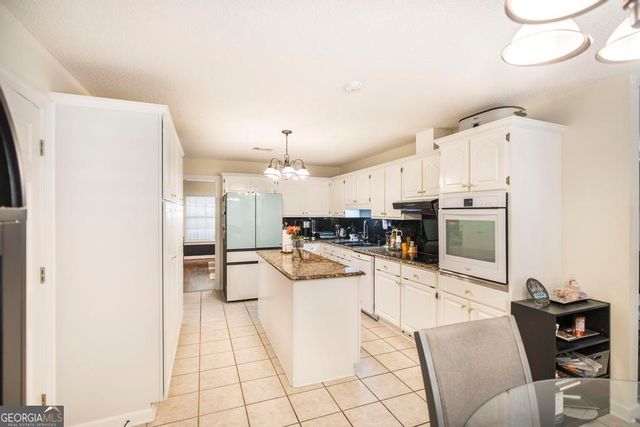 201 Strawberry Circle, Dublin, GA 31021