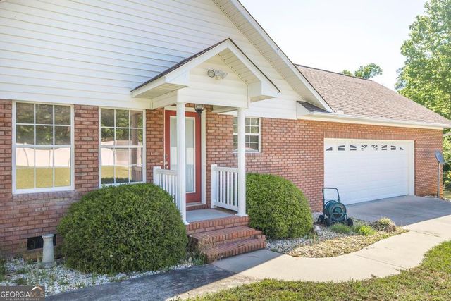 201 Strawberry Circle, Dublin, GA 31021