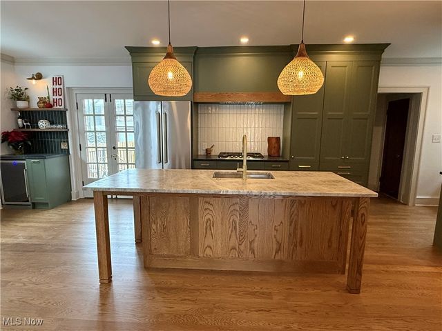 1610 Marlowe Avenue, Lakewood, OH 44107