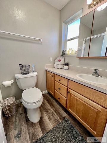 978 Edinburg Circle, Ammon, ID 83406