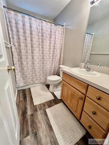 978 Edinburg Circle, Ammon, ID 83406