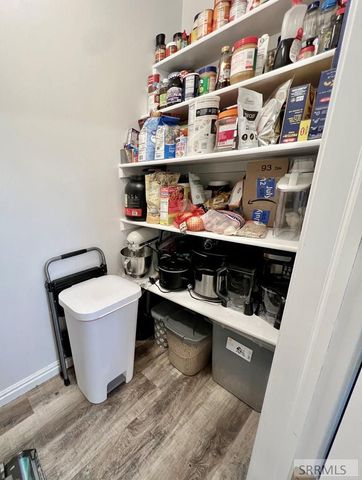 978 Edinburg Circle, Ammon, ID 83406