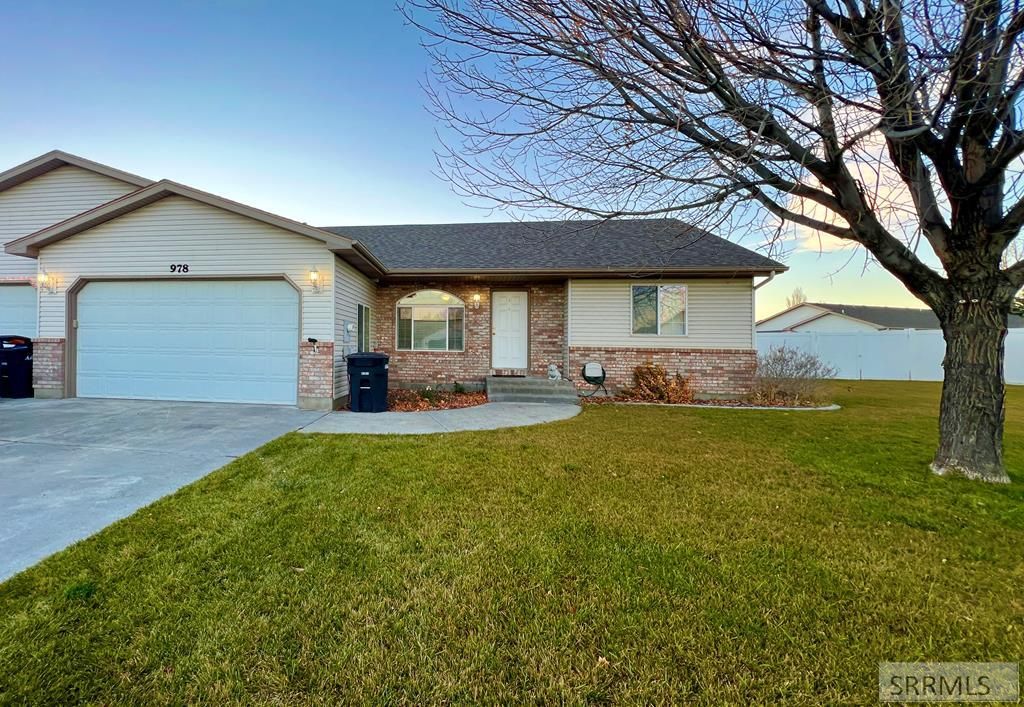 978 Edinburg Circle, Ammon, ID 83406