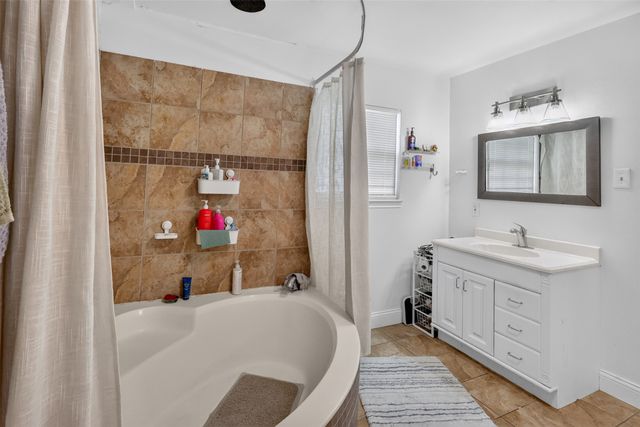 3821 Winfield Avenue, Fort Worth, TX 76109