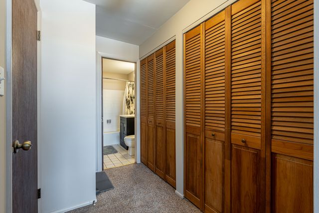 120 Collen Drive 221A, Lombard, IL 60148