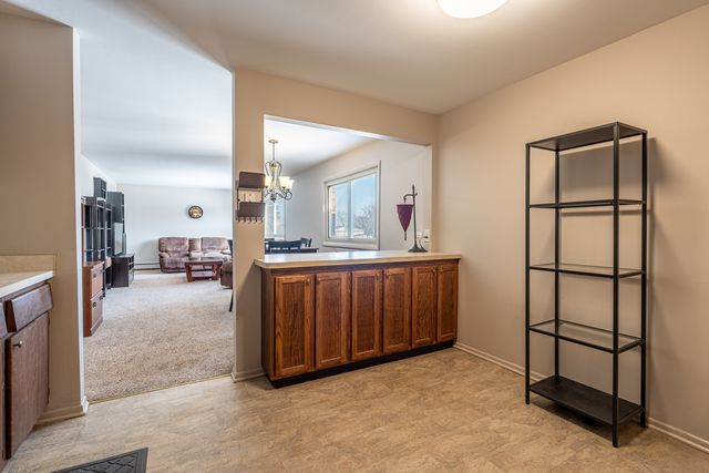 120 Collen Drive 221A, Lombard, IL 60148